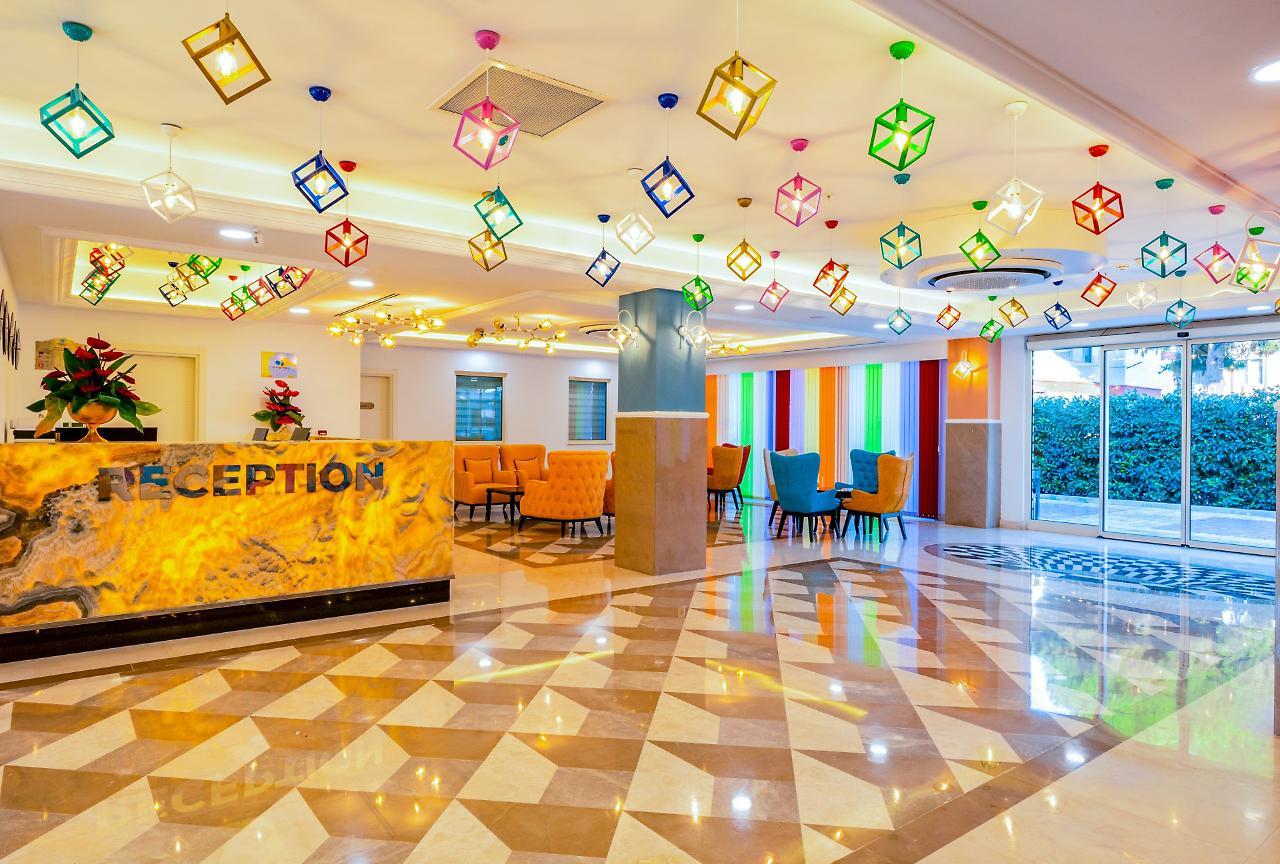 Hotel Crystal Club World Of Colours Bogazkent Esterno foto